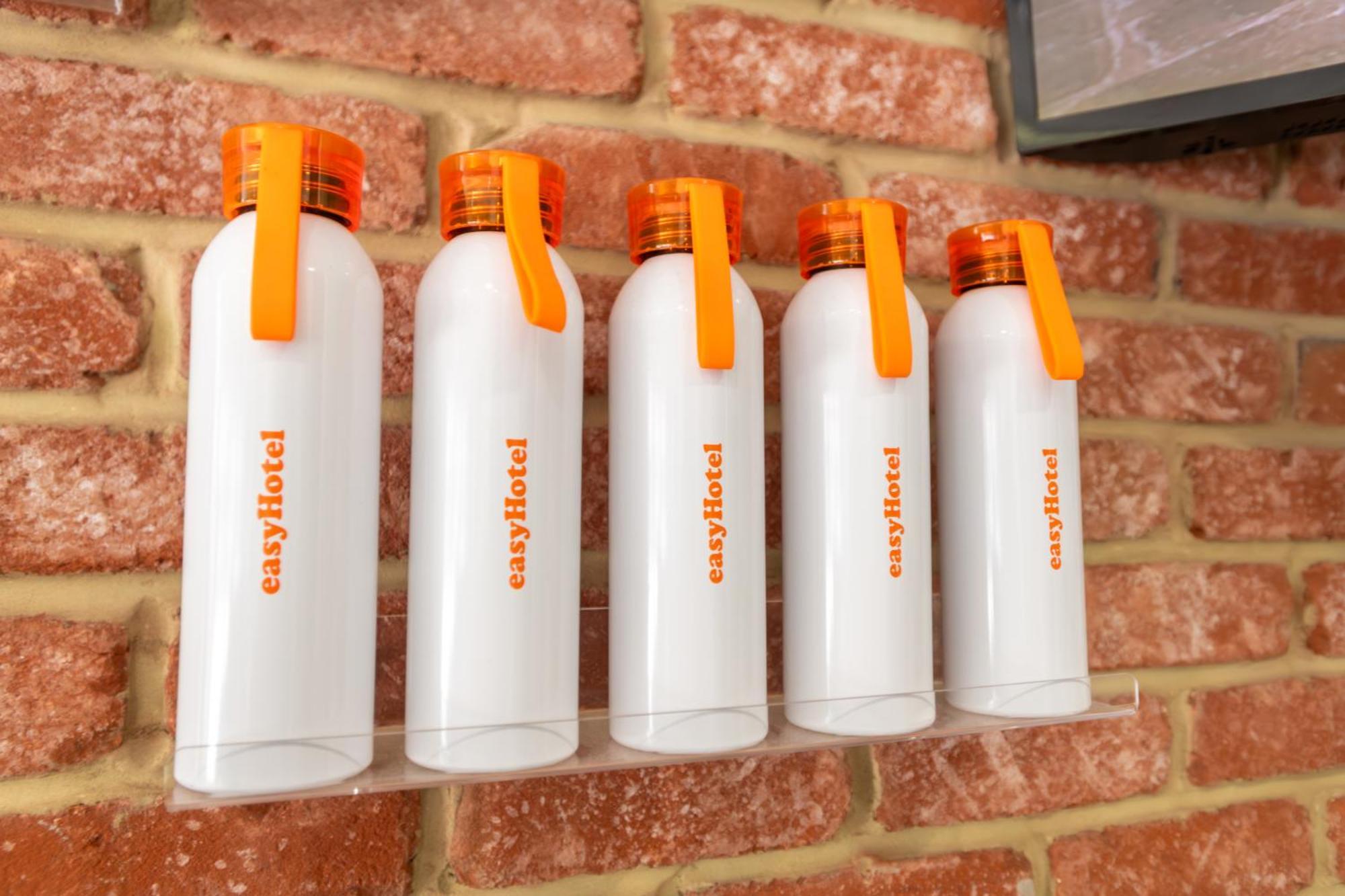 Easyhotel