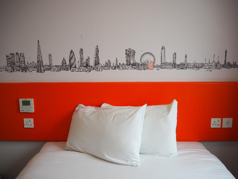 Easyhotel