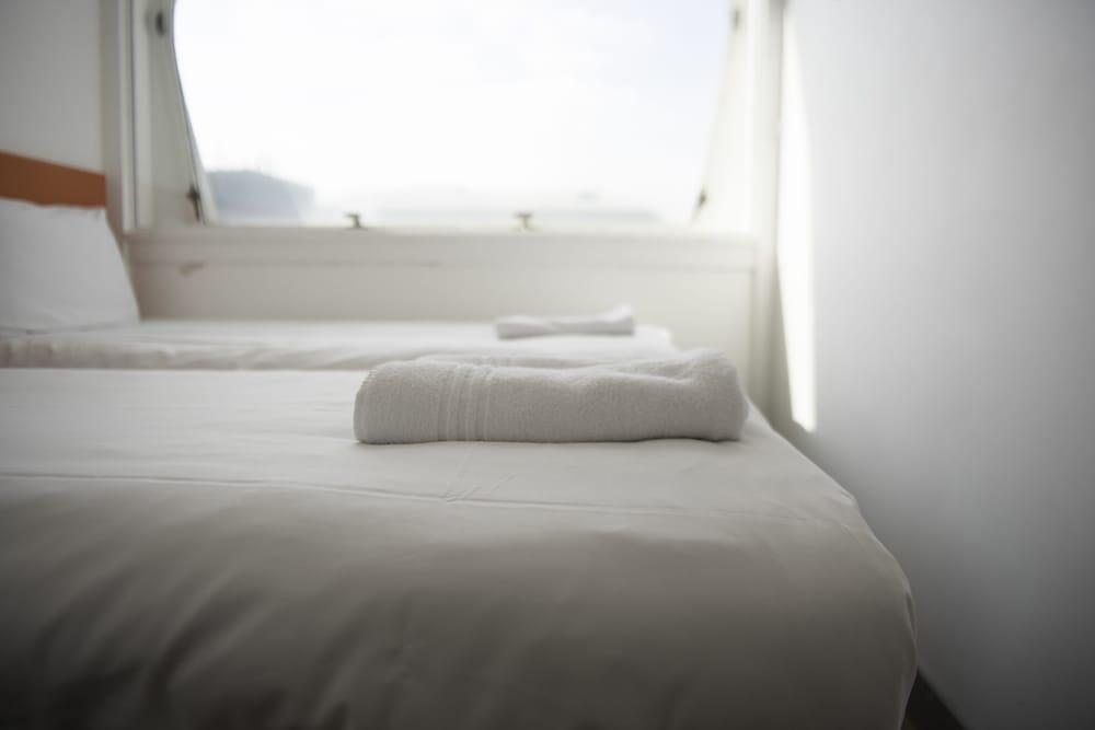 Hotel Easyhotel London Borough of Croydon