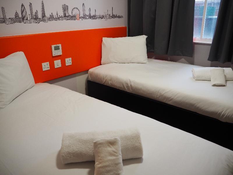 Hotel Easyhotel London Borough of Croydon